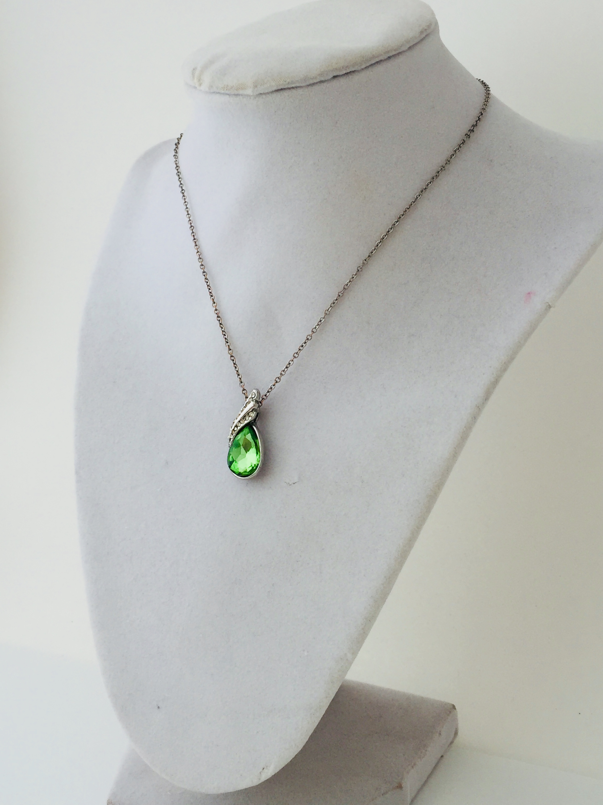 Lime Green Crystal Necklace - Jewelberry Shack